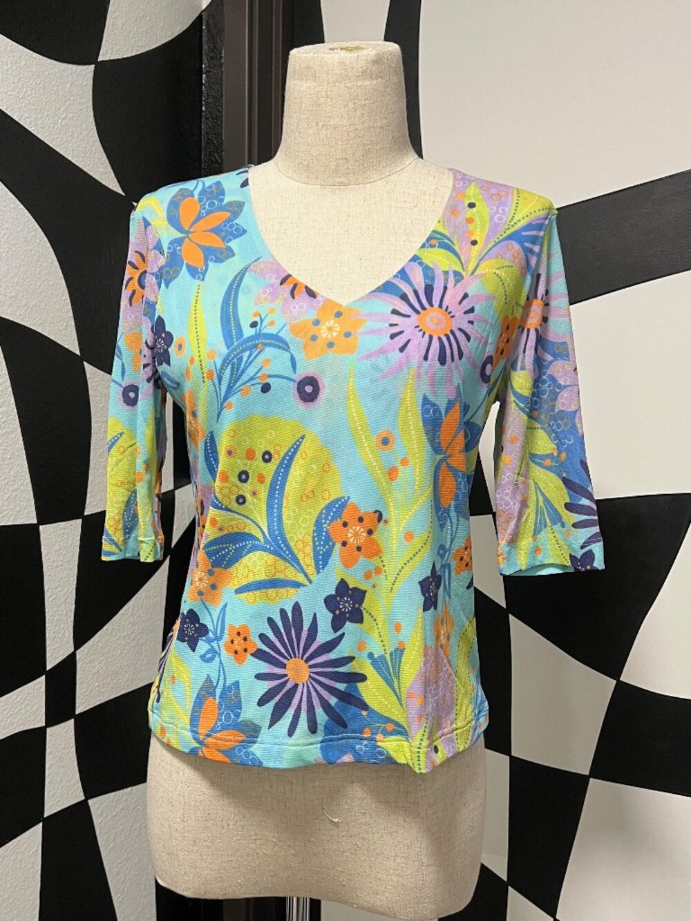 EUC Vintage Y2K Nylon Blue Floral V-Neck 3/4 Sleeve T-Shirt Top Large Petite